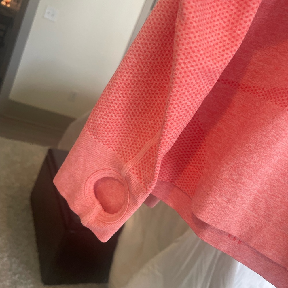 Pink long sleeve athletic crop top - Picture 3 of 5